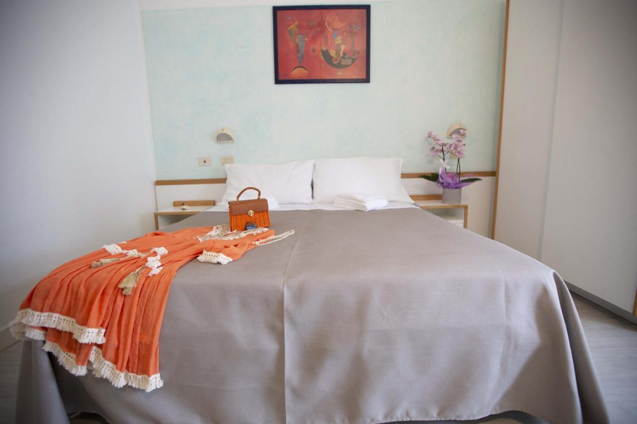 Hotel Eden B&B Cattolica Extérieur photo