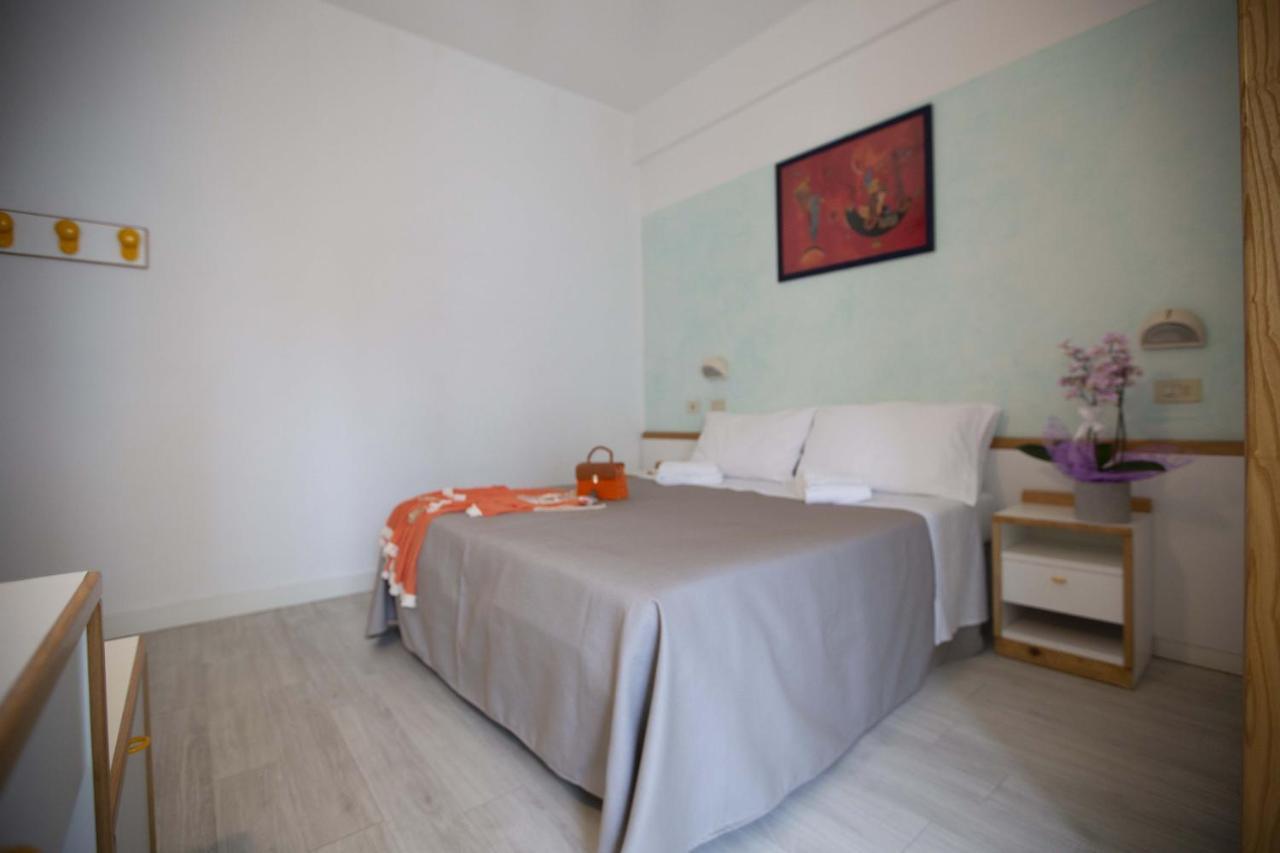 Hotel Eden B&B Cattolica Extérieur photo