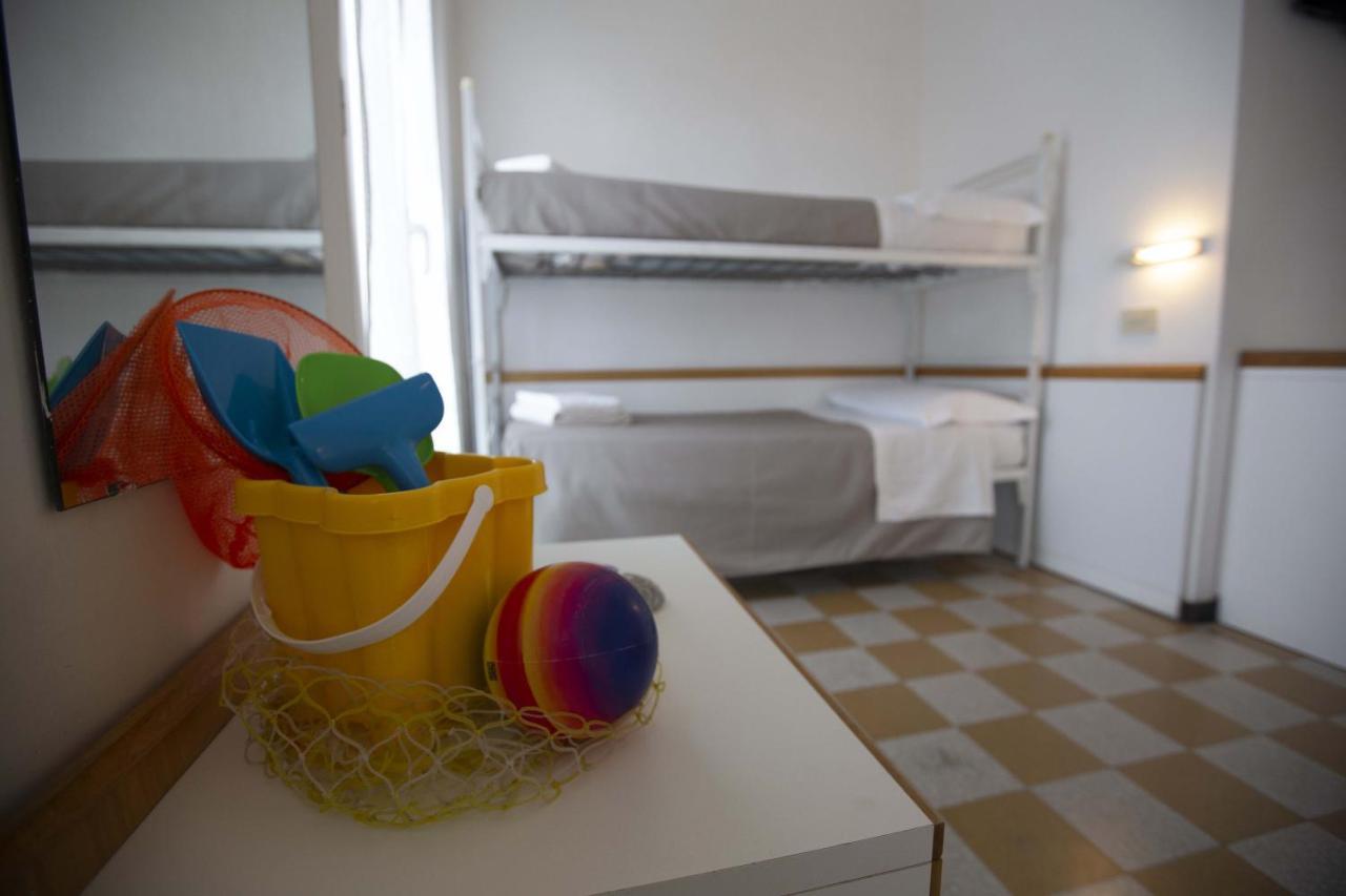 Hotel Eden B&B Cattolica Extérieur photo