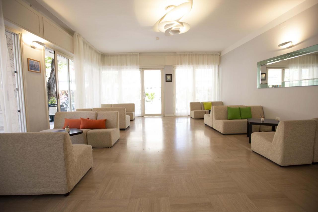Hotel Eden B&B Cattolica Extérieur photo