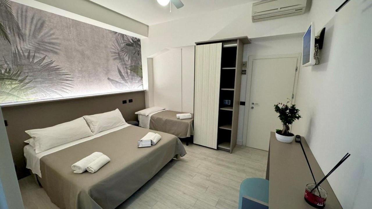 Hotel Eden B&B Cattolica Extérieur photo