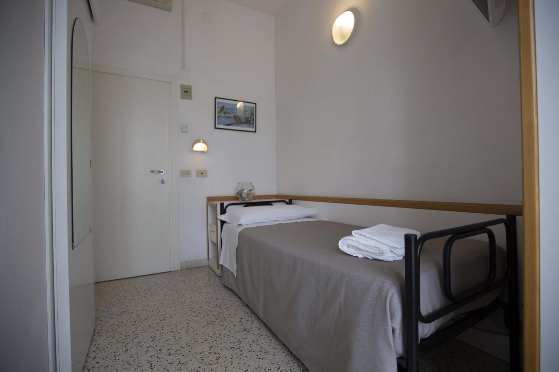Hotel Eden B&B Cattolica Extérieur photo