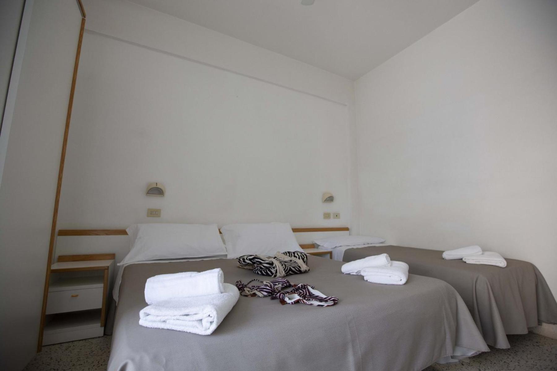 Hotel Eden B&B Cattolica Extérieur photo